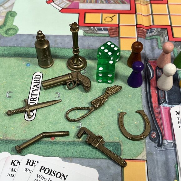 CLUE Master Detective Parker Brothers Original 1988 Complete Brass Tone Weapons - Picture 3 of 16